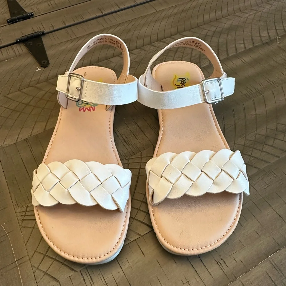Girls dressy sandals, size 3 white braided flat open toe